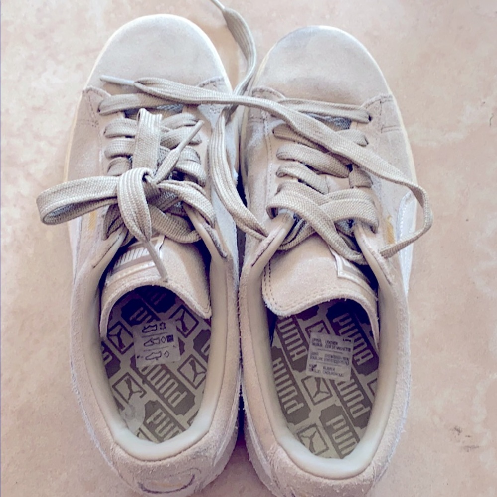 Puma gray suedes sneakers